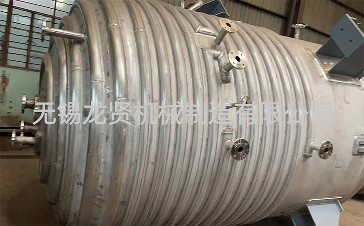 選擇半圓管生產(chǎn)廠家需考慮什么？